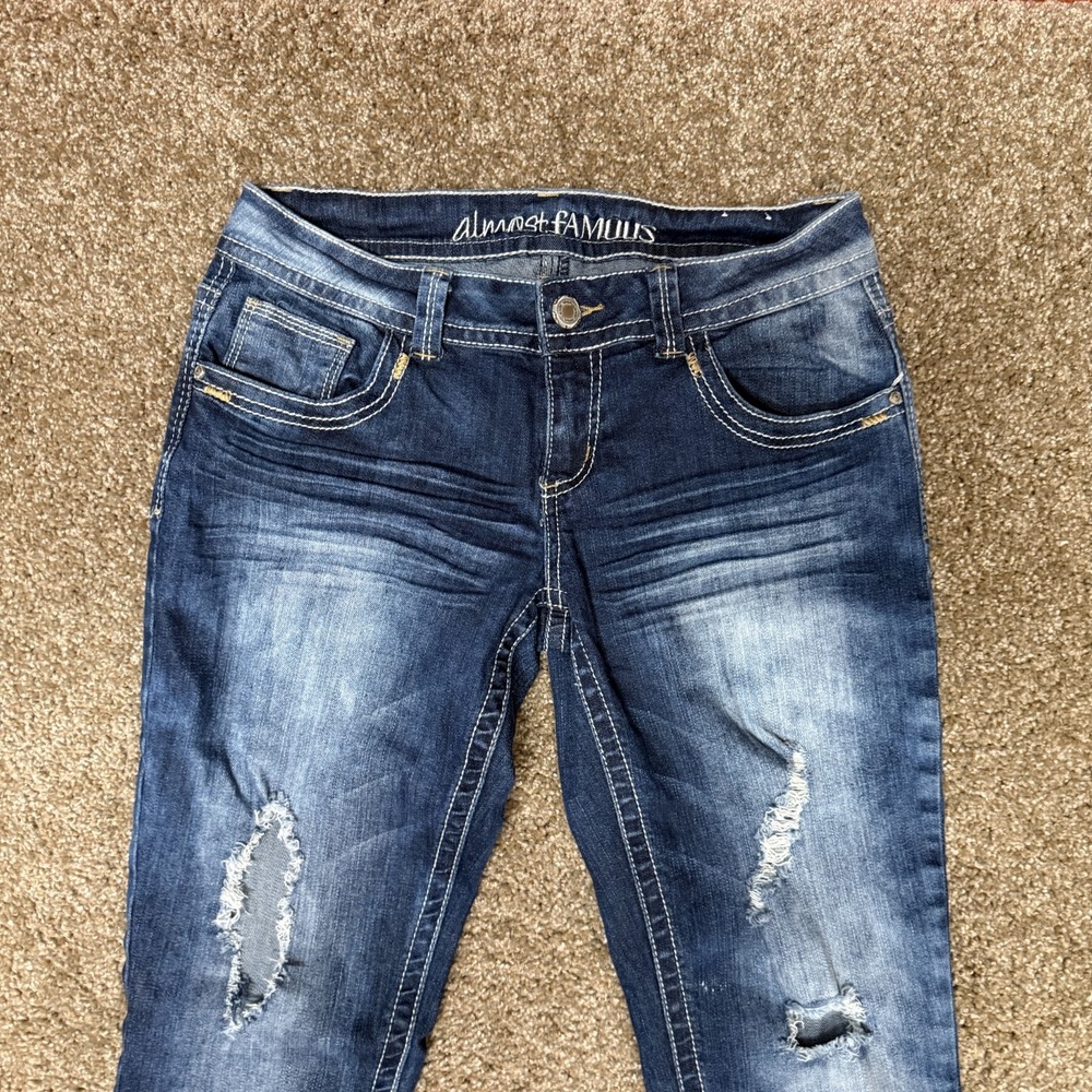 Almost Famous Skinny Jeans Distressed Low Rise Women 9 Blue Denim Cotton Stretch - Picture 2 of 13